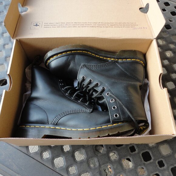 Dr. Martens Shoes - DR MARTENS Women's Black Leather Combat Boots "1460 W" Size 7 with box